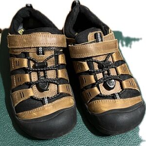 KEEN Youth Black and Brown Athletic Shoes